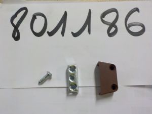 1 FERRURE ASSSEMBLAGE MARRON EN PLASTIQUE AVEC RENFORT ACIER