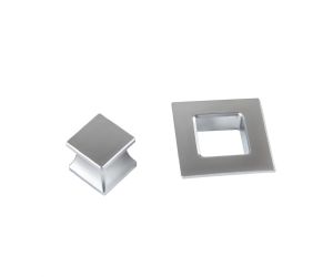 1 BOUTON-POUSSOIR CARRÉ  ARGENT