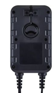 1 CHARGEUR DE BATTERIE  (12V/24V)