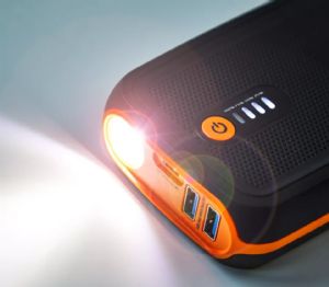 1 DÉMARREUR AU LITHIUM 13000 MAH
